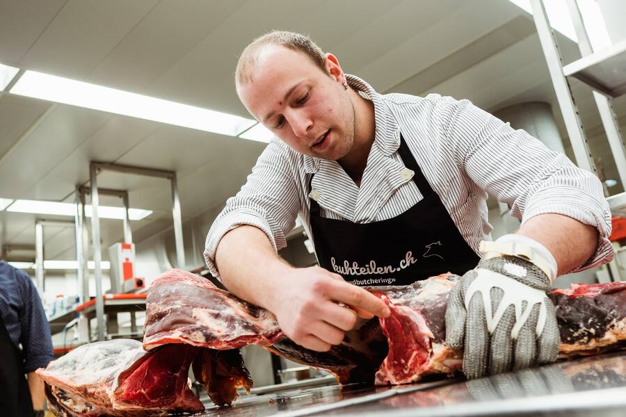 Kuhteilen.ch und Wursten mit Hexer Stefan Wiesner