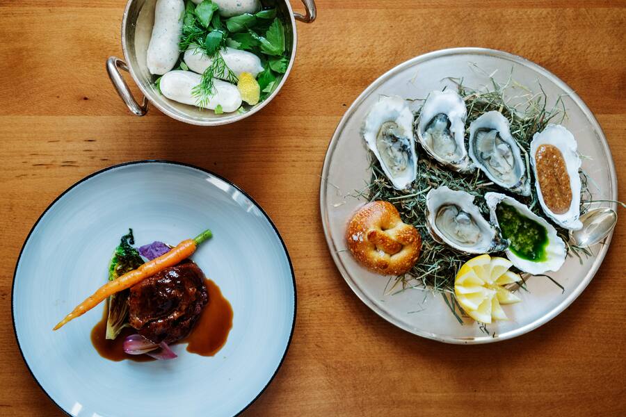 Austern und Weisswürste im Pop-up L'appartement in Zürich von Tom Klamet, Assanee Meguid und Stefano Eggenberger