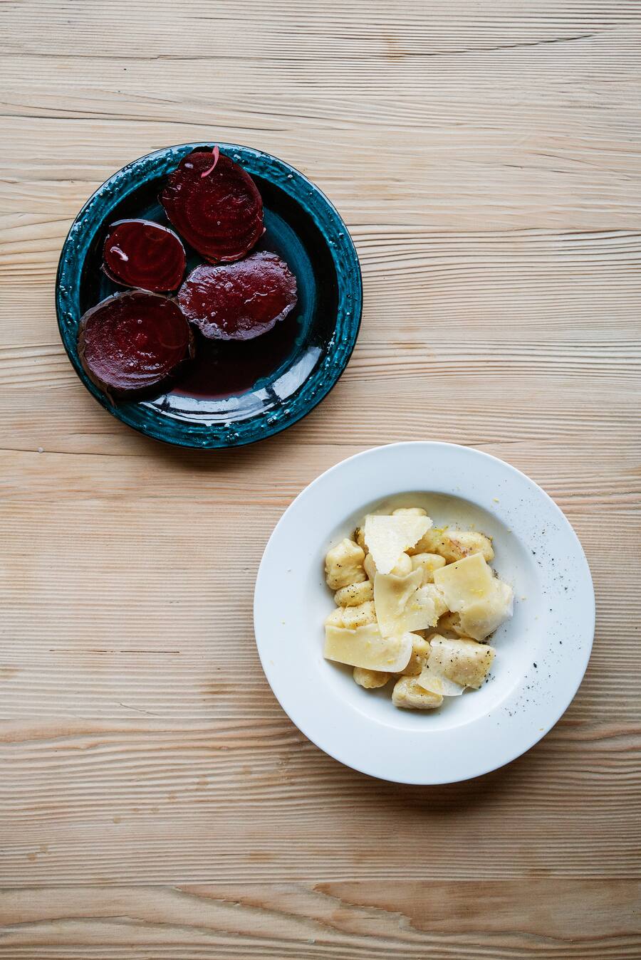 Gnocchi und Randen im Pop-up Zampano von Adrian Ehrat, Florian Kalotay, Margaretha Jüngling, Agata Felluga und Pierre Jancou in Zürich