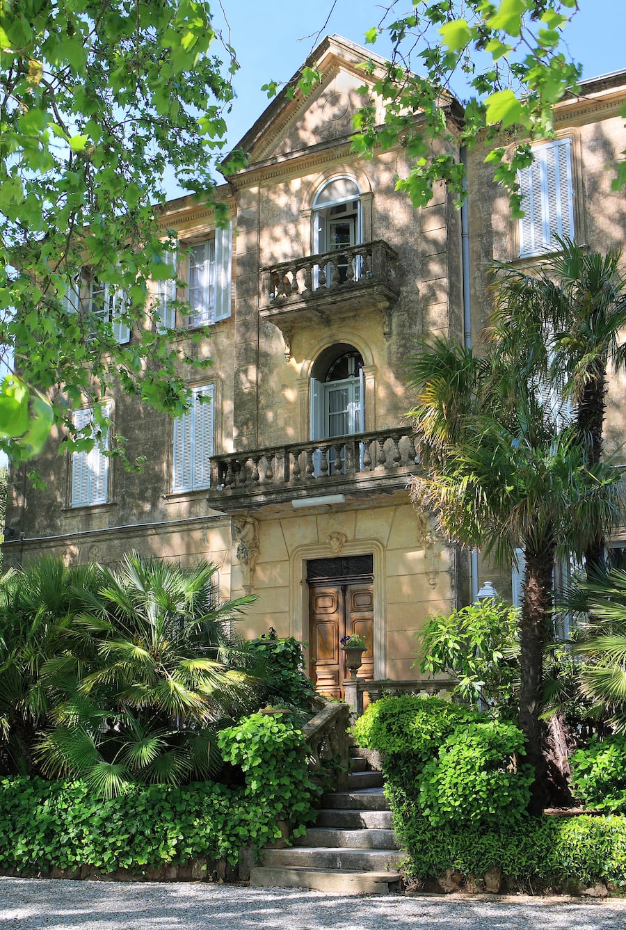 Das Château im Sommer