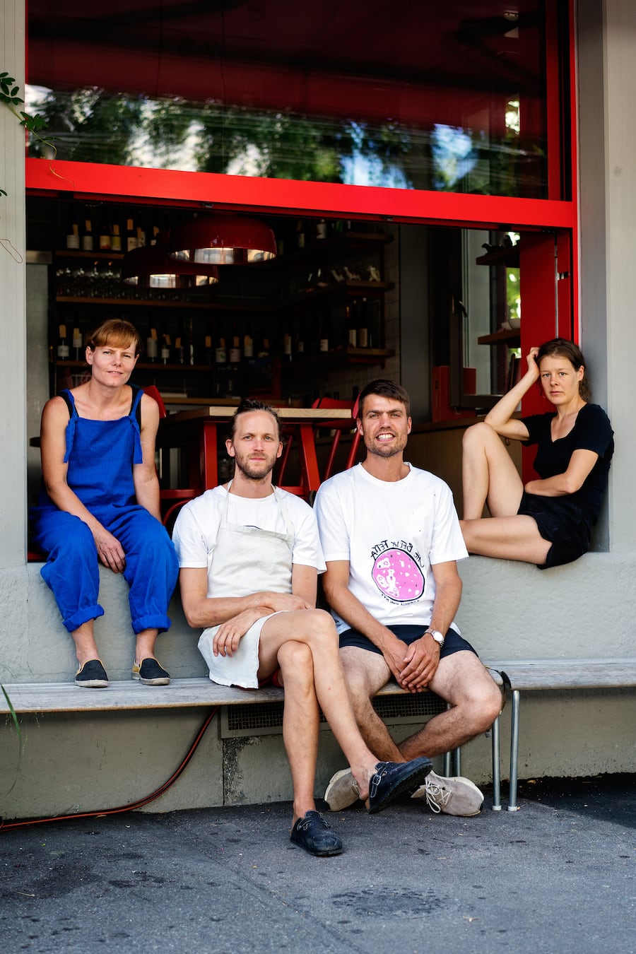 Pop-up «Rär» von Margaretha Jüngling, Samuel Envall Utbult, Andrea Rothenberger und This Schälchli in der «Metzg» mit Gemüse von Matthias Hollenstein