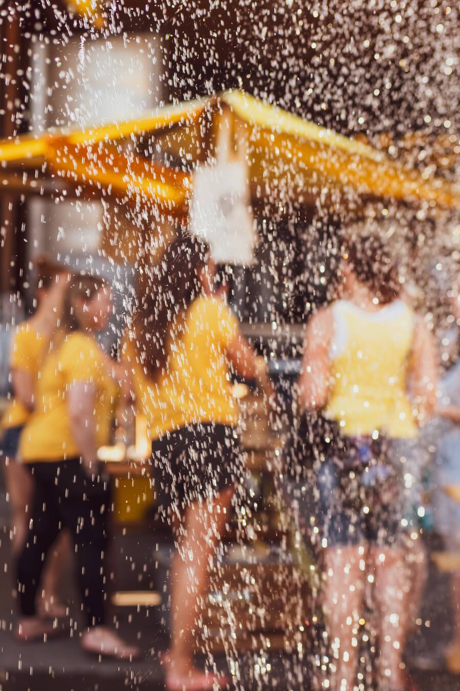 Kolumnistin und Weinexpertin Madelyne Meyer (Edvin) verantstaltet einen Weinabend/Markt mit Weinfrauen. - Weinkellerei Aarau - Freitag, 28.7.2019 - Copyright Olivia Pulver