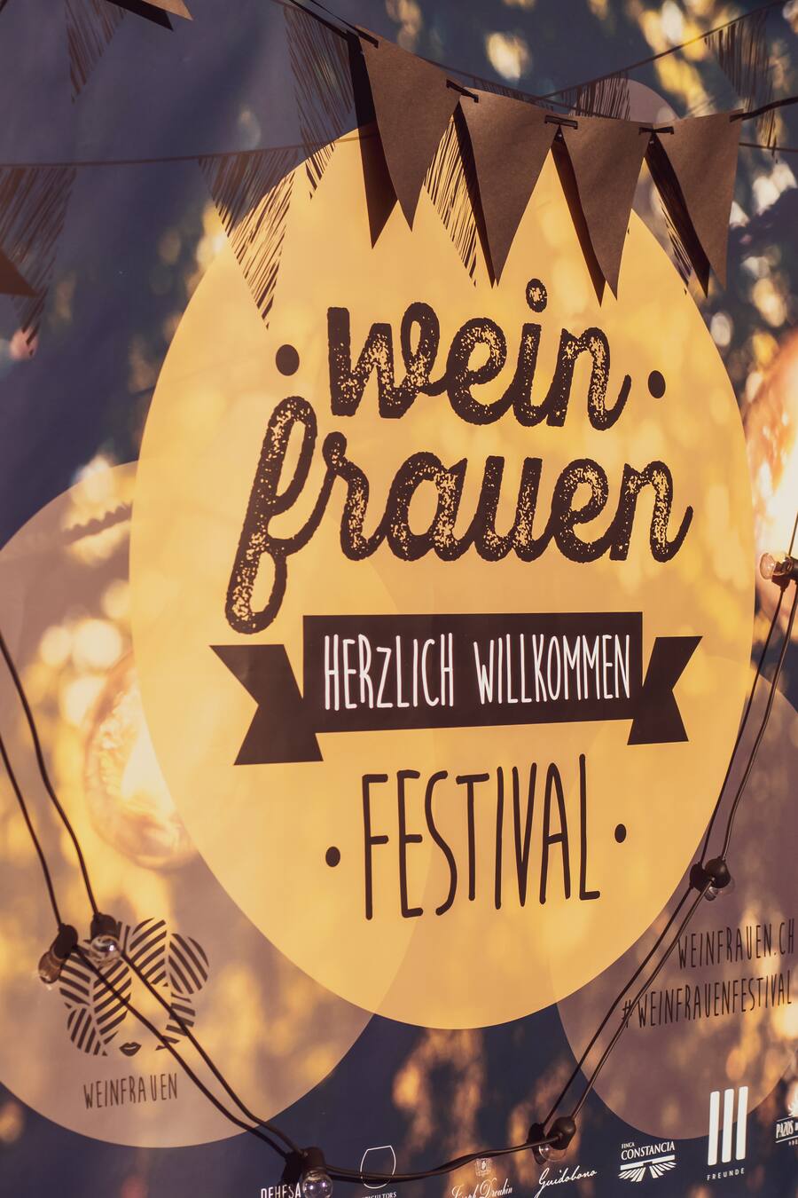 Kolumnistin und Weinexpertin Madelyne Meyer (Edvin) verantstaltet einen Weinabend/Markt mit Weinfrauen. - Weinkellerei Aarau - Freitag, 28.7.2019 - Copyright Olivia Pulver