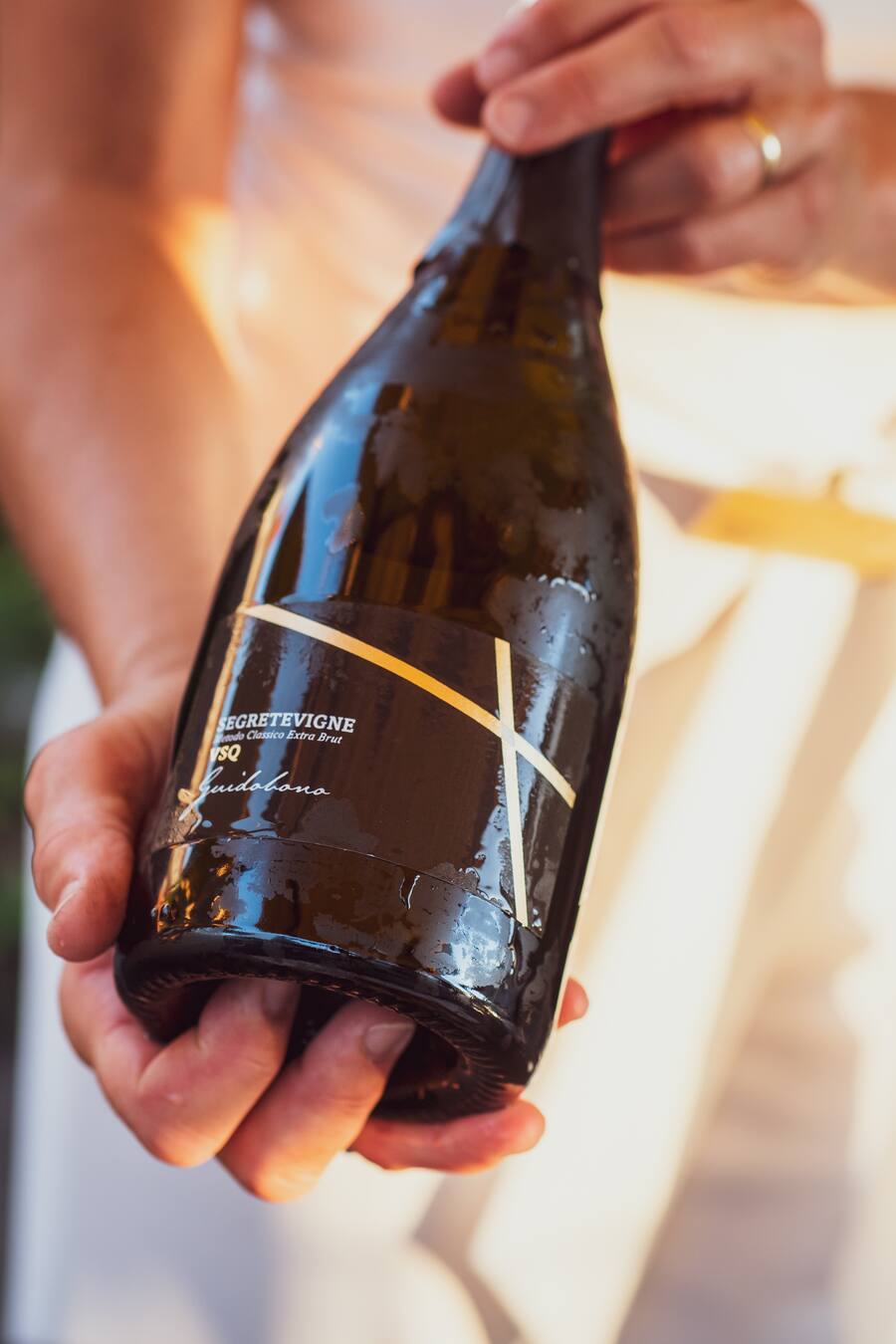 Kolumnistin und Weinexpertin Madelyne Meyer (Edvin) verantstaltet einen Weinabend/Markt mit Weinfrauen. - Weinkellerei Aarau - Freitag, 28.7.2019 - Copyright Olivia Pulver