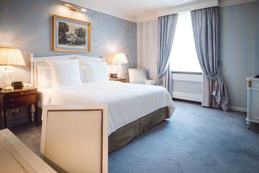 Hotelzimmer - Swiss Deluxe Hotel Tour: Four Seasons Hotel Des Bergues Geneva, Abendessen im Izumi und Il Lago - Genf - 2. September 2019 - Copyright Olivia Pulver