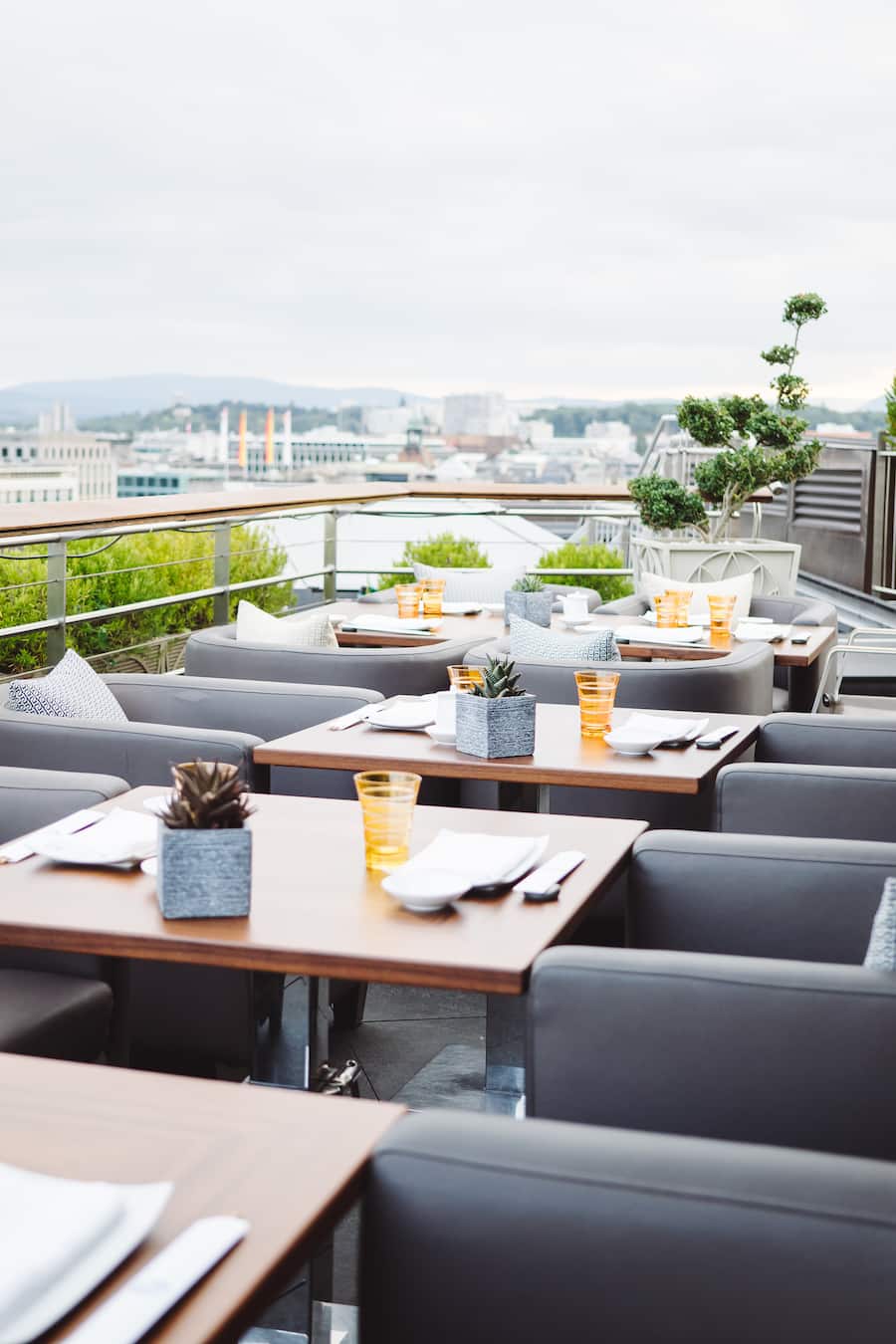 Izumi das Restaurant auf der Dachterrasse - Swiss Deluxe Hotel Tour: Four Seasons Hotel Des Bergues Geneva, Abendessen im Izumi und Il Lago - Genf - 2. September 2019 - Copyright Olivia Pulver