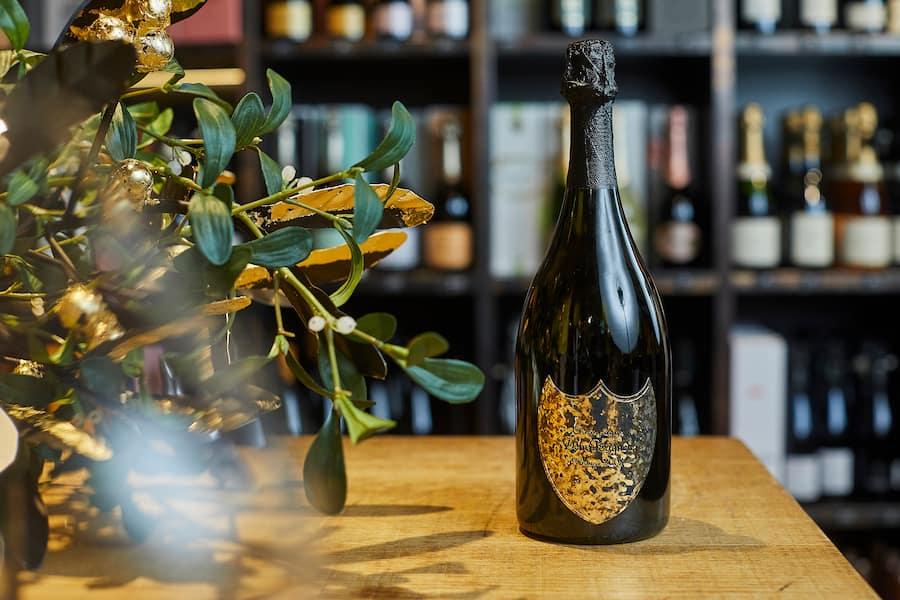 Flasche Dom Pérignon x Lenny Kravitz. Experteninterviews Globus, Bahnhofstrasse, Zürich, 31.10.2019. Foto Lucia Hunziker