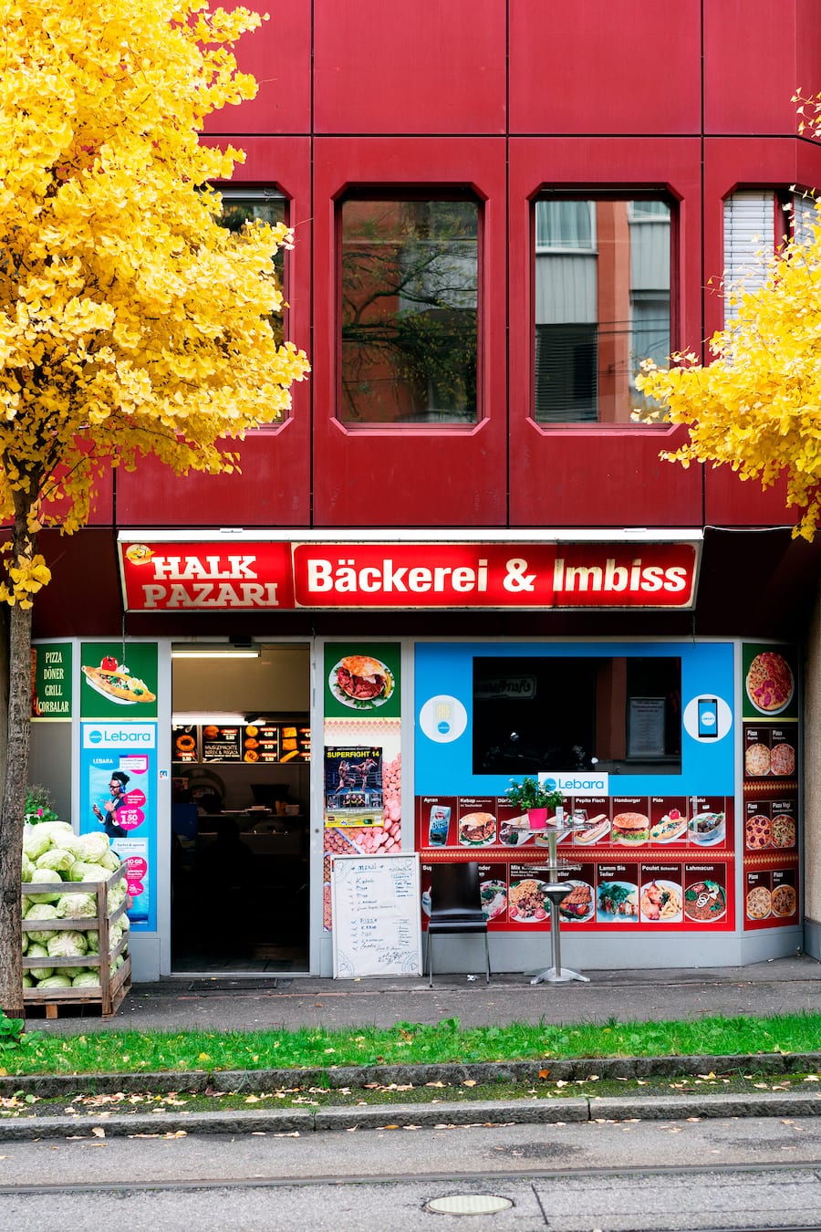 Türkisches Lebensmittelgeschäft und Imbiss Halk Pazari