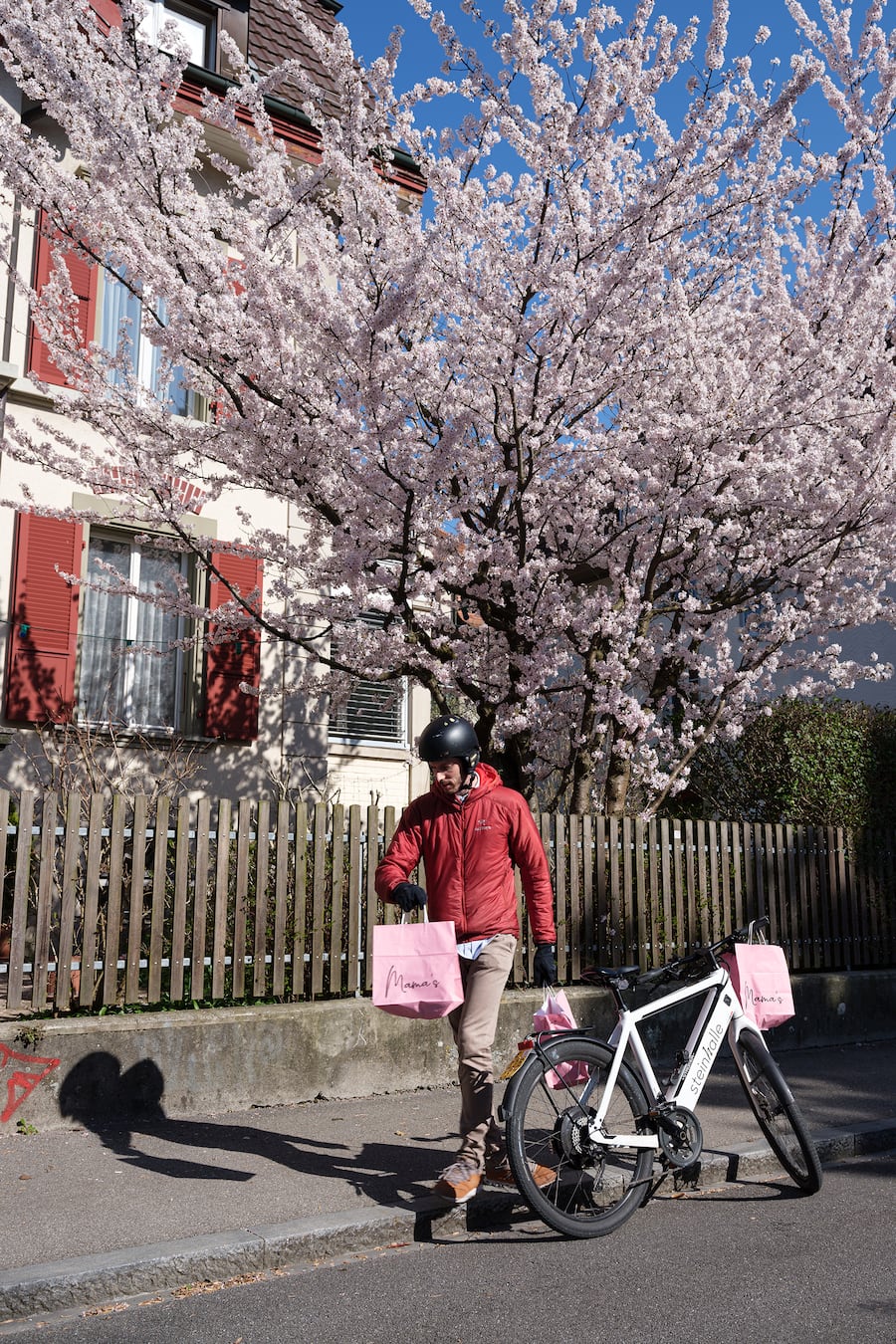 Markus Arnold Mamas und Steinhalle Bern