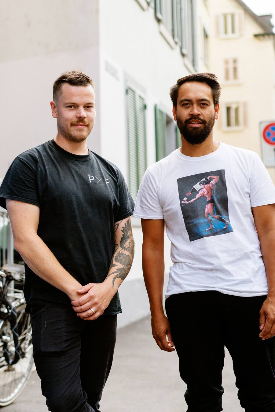 Cheeseburger von Action Burgers in der Bar Central Küchenfenster von Patrick Schindler und George Tomlin