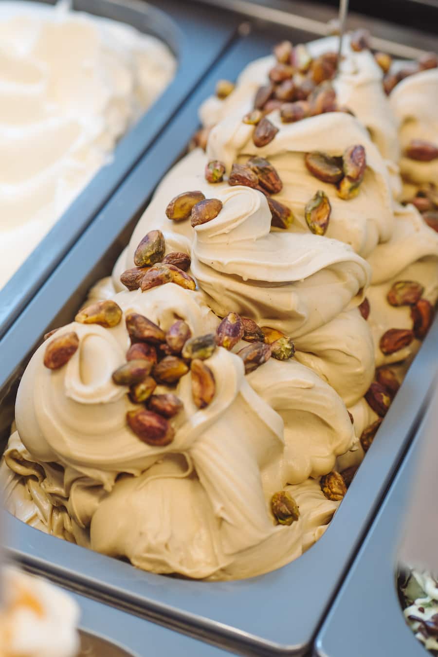 Globus Experteninterview mit Thomas Schütz + Gelati-Produzent Leonardo - Glacé - Dienstag, 16. Juni 2020 - Globus Zürich - Copyright Olivia Pulver