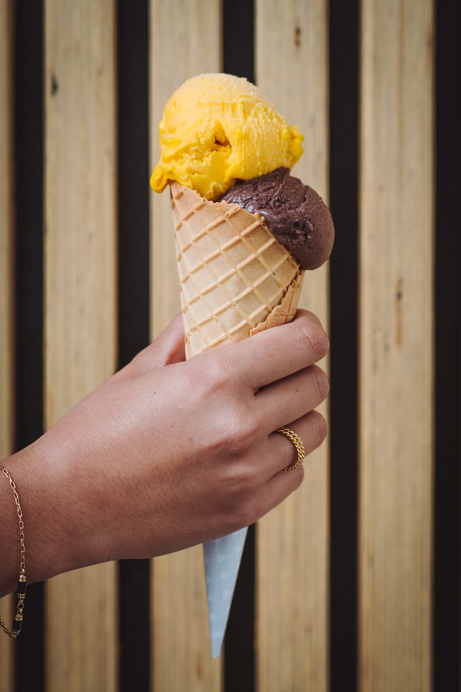 Globus Experteninterview mit Thomas Schütz + Gelati-Produzent Leonardo - Glacé - Dienstag, 16. Juni 2020 - Globus Zürich - Copyright Olivia Pulver