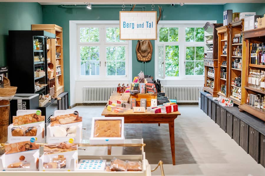 Berg und Tal Niederdorf in Zürich von András Németh Slow Food Shop