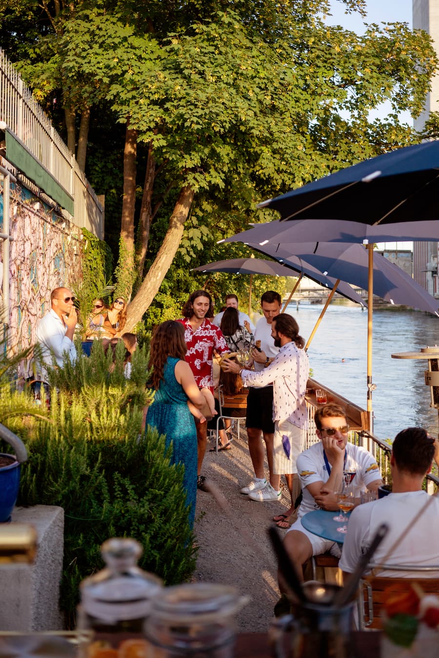 Riva Bar Zurich mit Ivan Pepe und Mark Huber auf der Terrasse der Pizzeria San Gennaro in Zurich