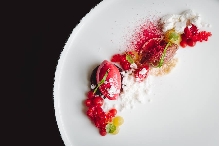 Himmbeere, Fenchel, Schokolade - Tobias Hösli, Chefkoch, Marktküche Zürich (Veganes Restaurant) - 12. Juli 2020 - Copyright Olivia Pulver