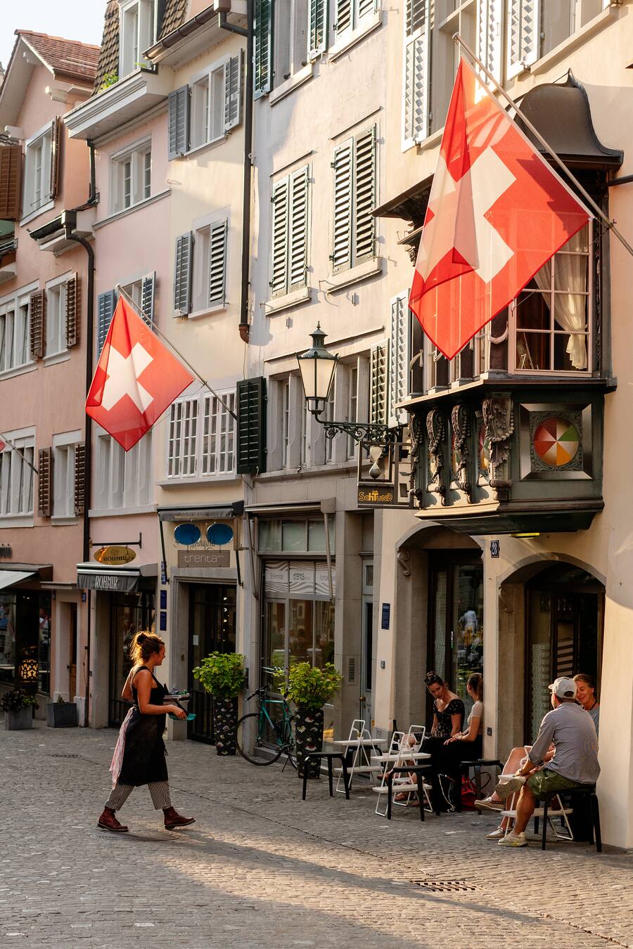 Action Pizza Zurich von Patrick Schindler im Hotel Widder in der Wirtschaft zur Schtund mit Mark Müller