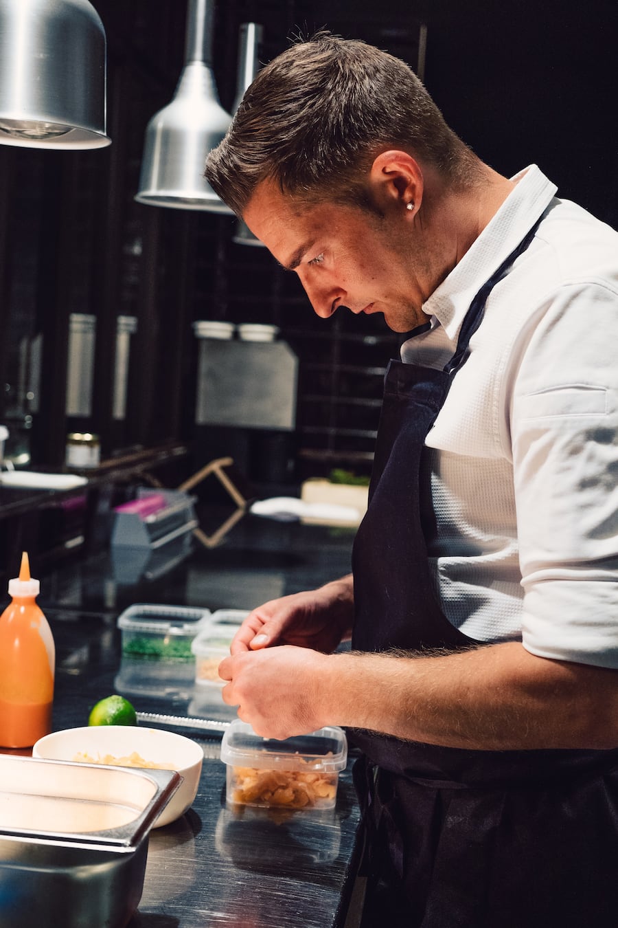 Eric Glauser (Chefkoch Globus Zürich) kocht Süsskartoffeln mit Sauercream und Swisslachs - Mittwoch, 3. Juni 2020 - Copyright Olivia Pulver