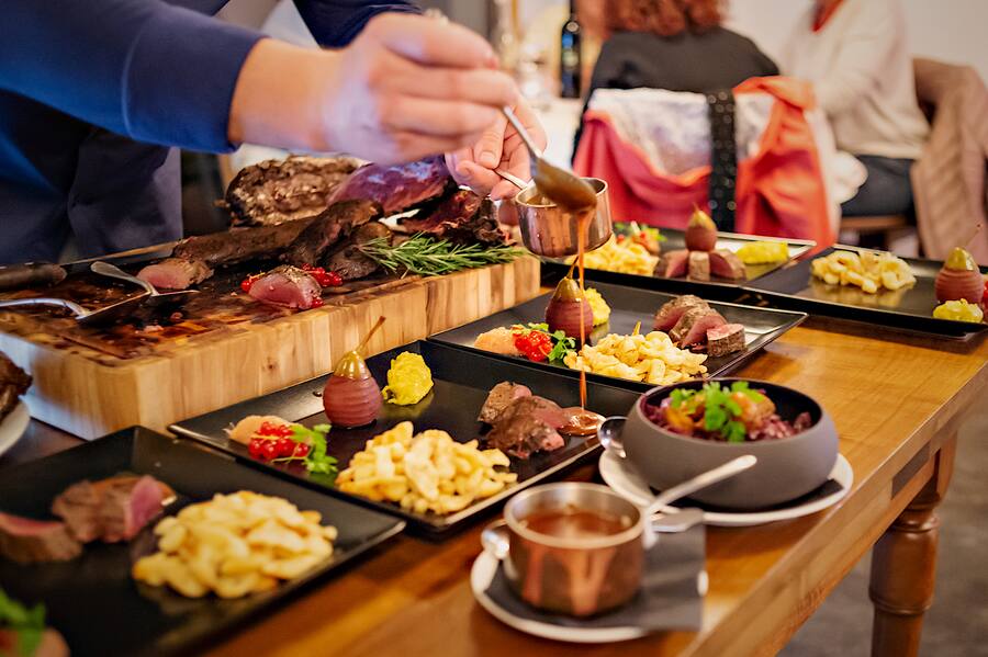 Café des Alpes Chasse Gryon Victor Bavaud