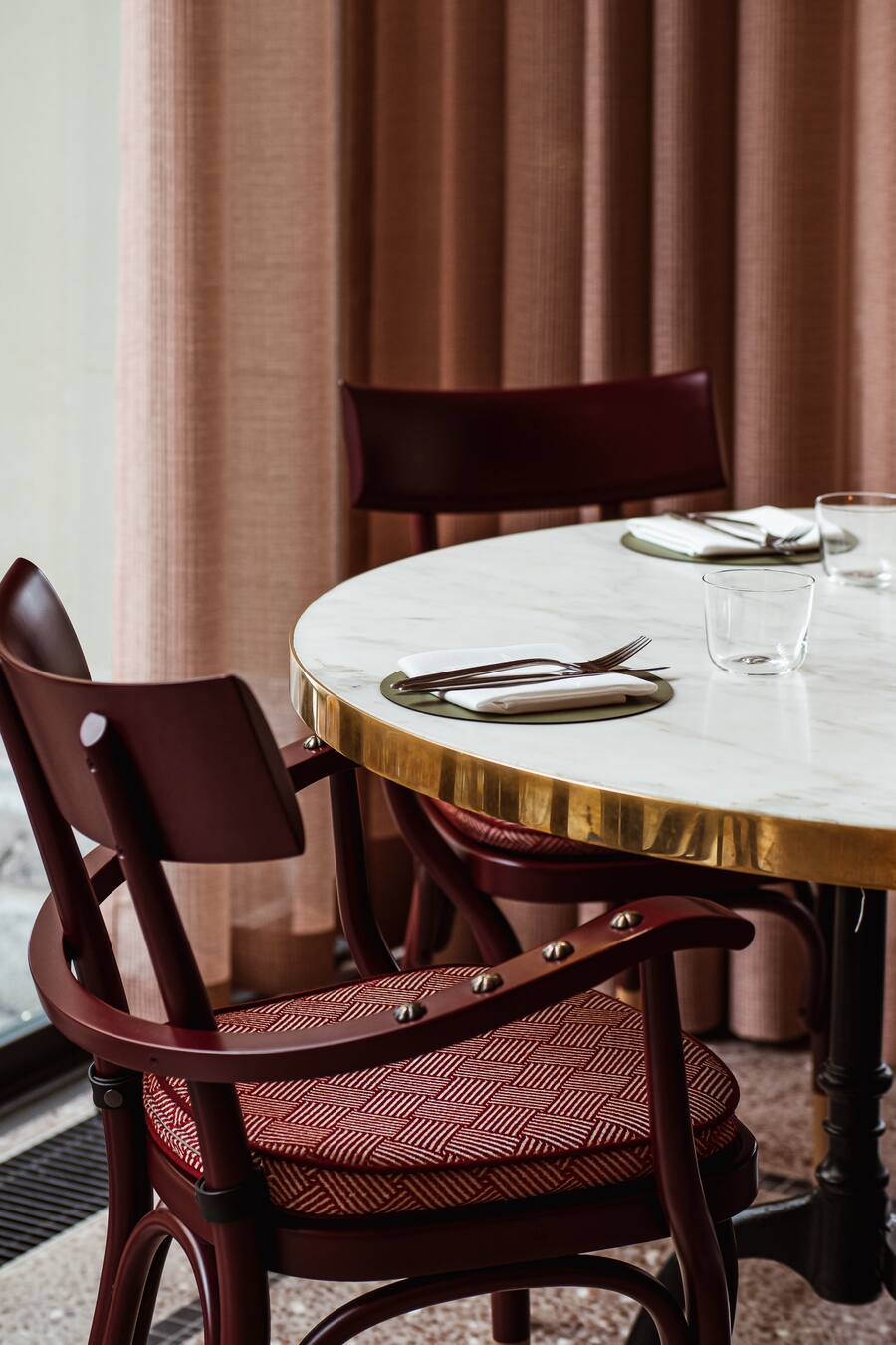 Dave Waelti schmeisst im Casino in Bern die Bistro Bar mit offener Kueche. - Bern, 16. Oktober 2020 - Copyright Olivia Pulver