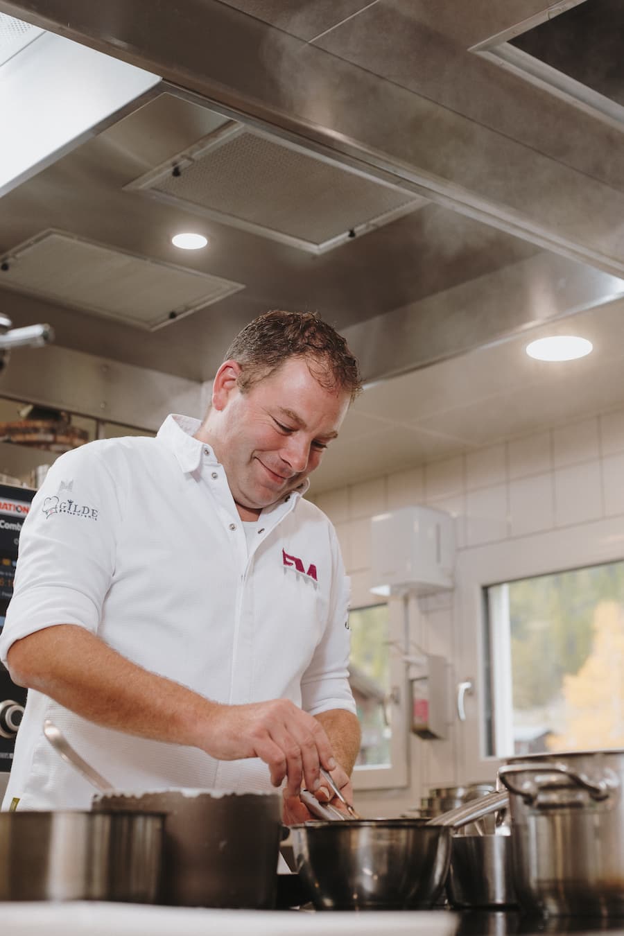 Fernando Michlig, Tenne Gluringen VS, Jeunes Restaurateurs und Jäger, Foto: Digitale Massarbeit