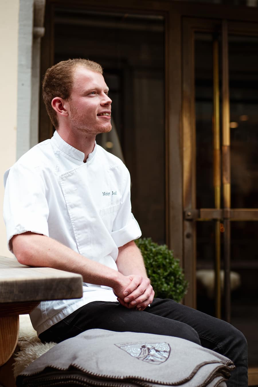 Koch Joel Meier - Vrony und Max Cotting-Julen stellen in Zürich ihr neuestes Konzept vor: das Restaurant At Paradise in Zertmatt. Serviert werden die bekannten Chez Vrony Klassiker und neue aufregende Fusion-Gerichte. Geführt wird die neue Beiz von Elia und Loredana Zurbriggen (Ex-Skirennfahrer) - 2.10.2020 - Copyright Olivia Pulver