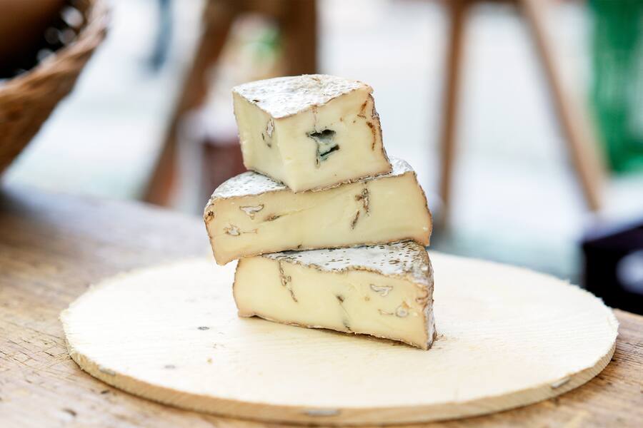 Rona Diem Chum Chum Chauf Chäs Helvetiaplatz Markt Käsestand