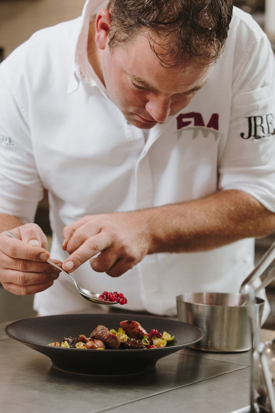 Fernando Michlig, Tenne Gluringen VS, Jeunes Restaurateurs und Jäger, Foto: Digitale Massarbeit