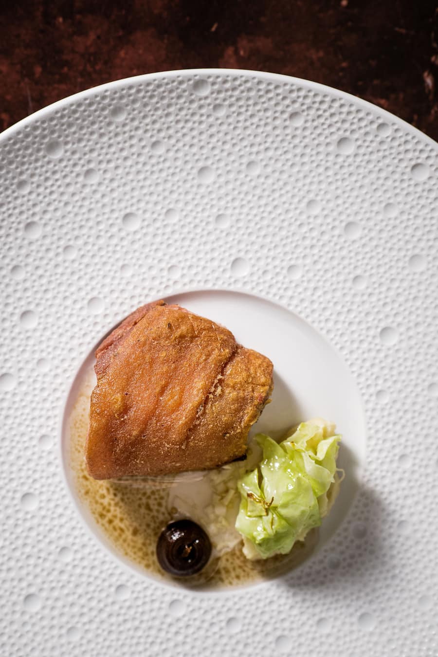 Haxe vom Molkeschwein mit Dörrbirne und Kartoffelpüree - Sebastian Rösch verwendet Schweizer Fleisch für seine Gerichte Aktuell: Molkesäulihaxen. - Restaurant Mesa, Zürich - 13.11.2020 - Coypright Olivia Pulver, Zürich - 13.11.2020 - Coypright Olivia Pulver