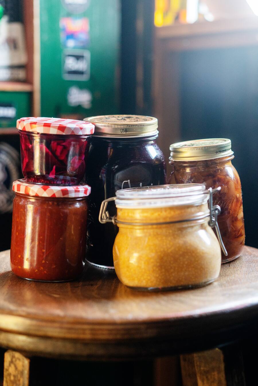 Iklaemmt Pop-up Zurich von Linda Hüsser und Meret Diener in der Olé Olé Bar in Zürich