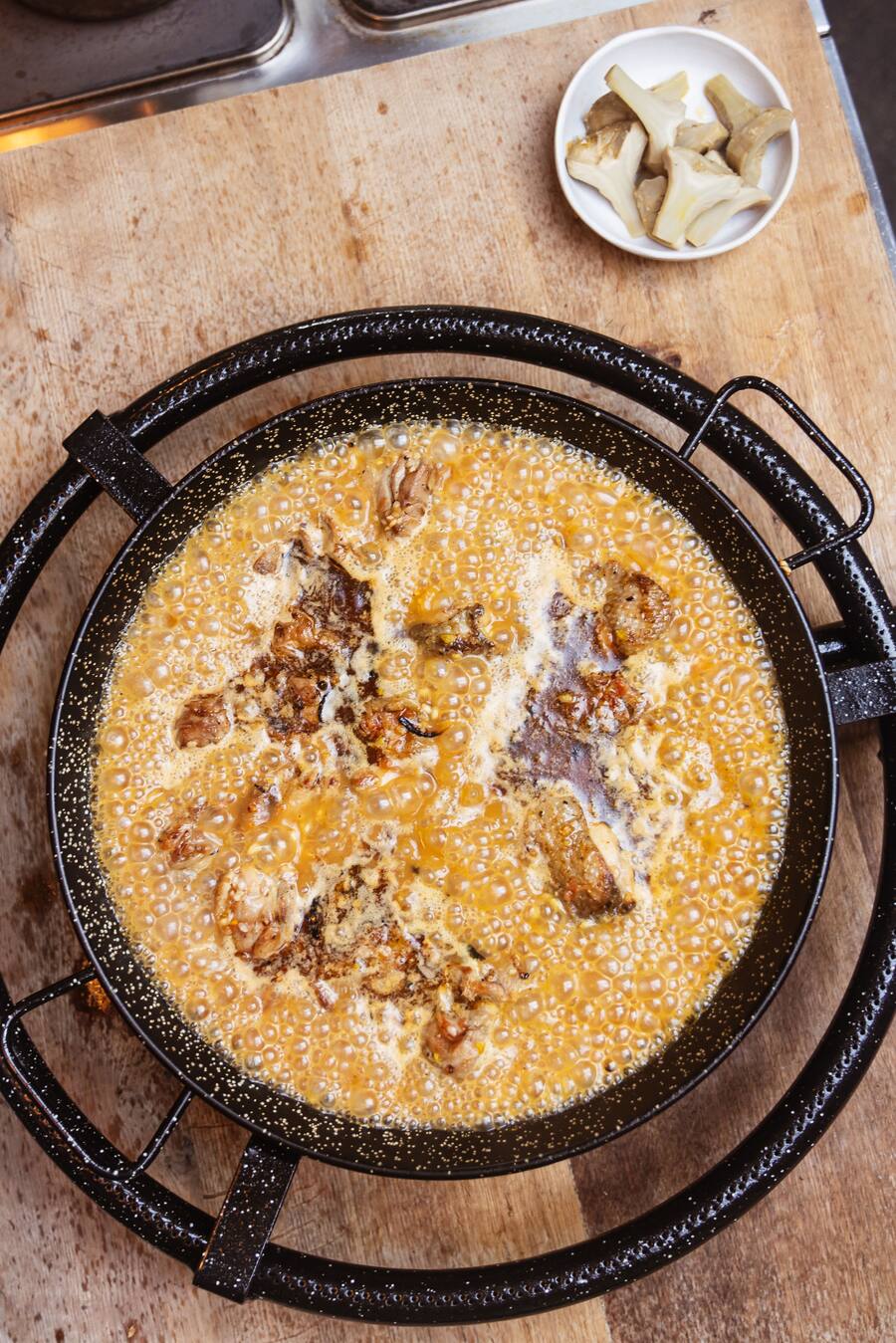 Arroz con pollo - Oscar de Matos, Chefkoch Maihöfli Luzern, kocht mit Luma Fleisch - Freitag, 29.1.2021 - Copyright Olivia Pulver