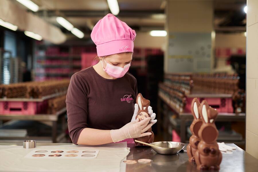 Confiserie Bachmann Ostern Trendhäsli & Face Bunny März 2021