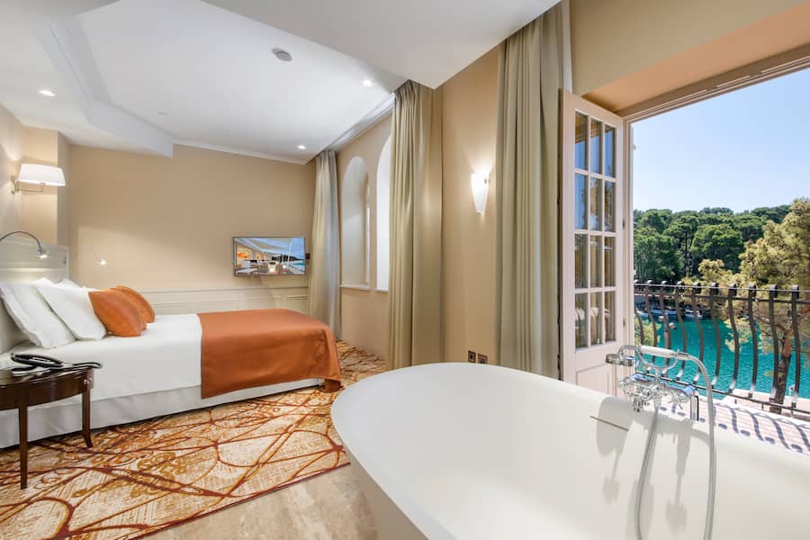 Breaking News Christian Kuchler eröffnet Filiale Insel Losinj Kroatien April 2021