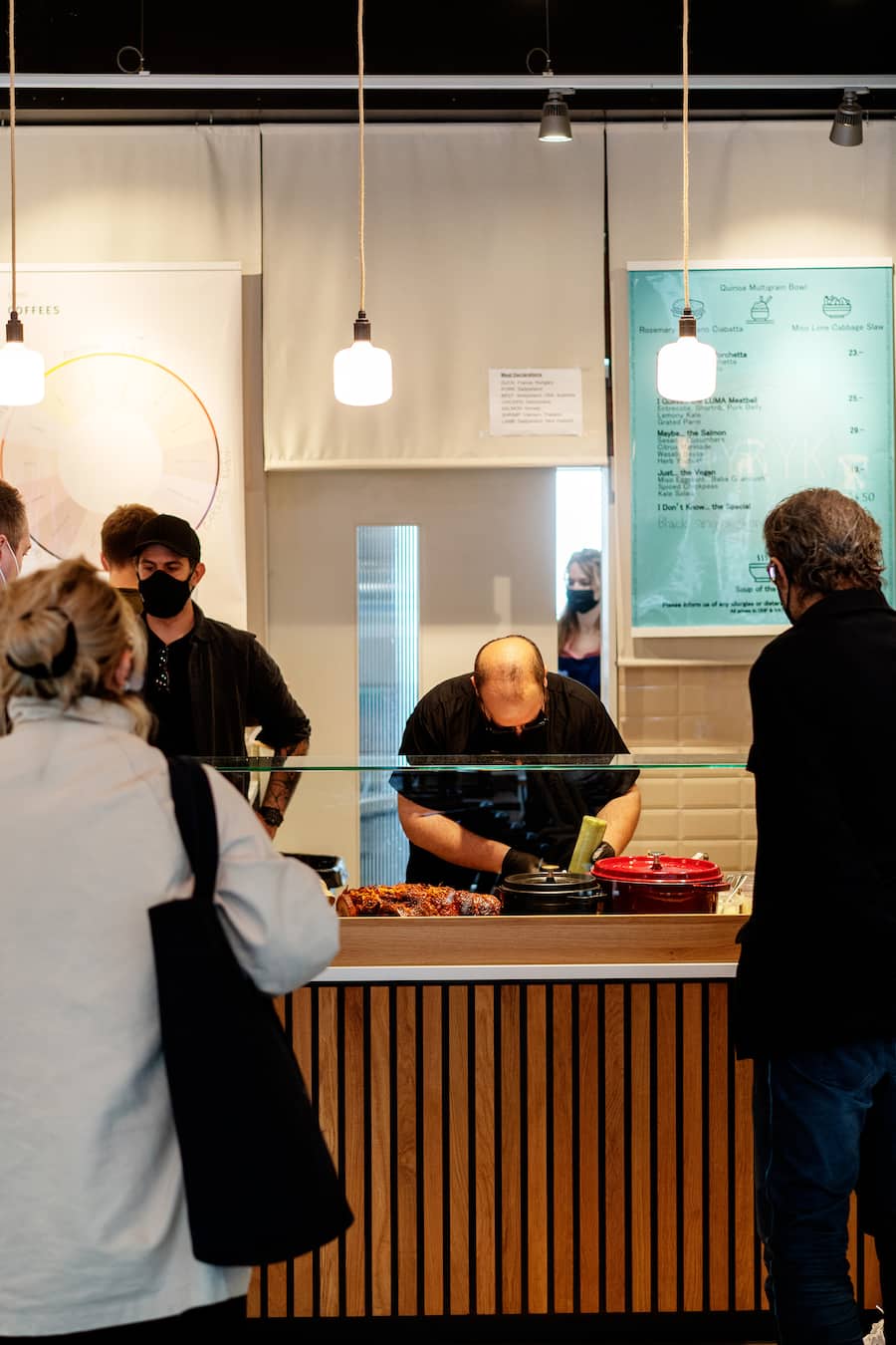 Iykyk Zurich von Gaijin und Mame mit Dan Shu Emi Fukahori und Mathieu Theis in Zürich Seefeld