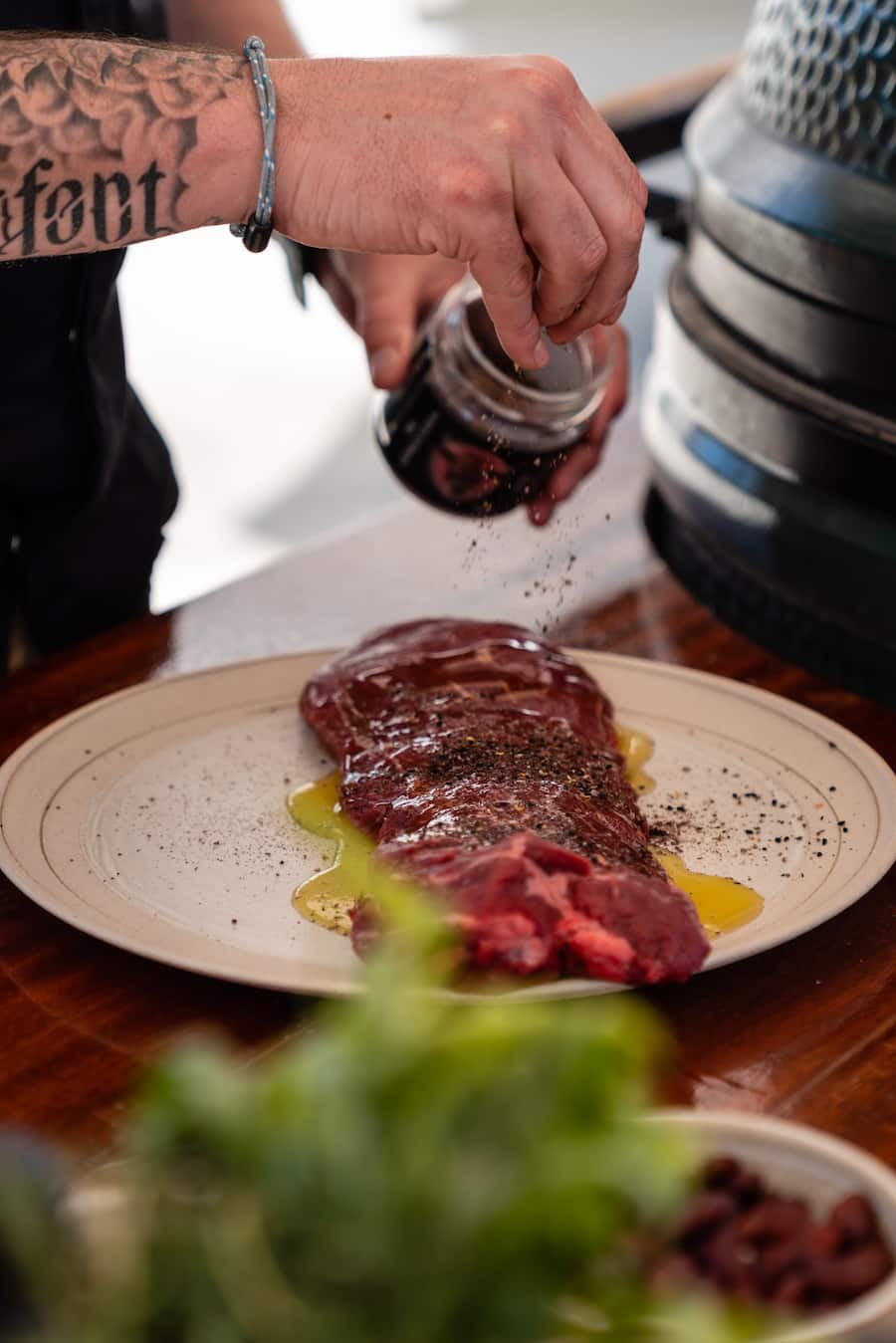 Taco mit Flat Iron vom Rind von Luma - Tobias Funke, 17-Punkte-Chef in der Fernsicht in Heiden, ist Green-Egg-Profi. - Grillieren mit Tobias Funke auf dem Big Green Egg - 29. März 2021 - Copyright Olivia Pulver