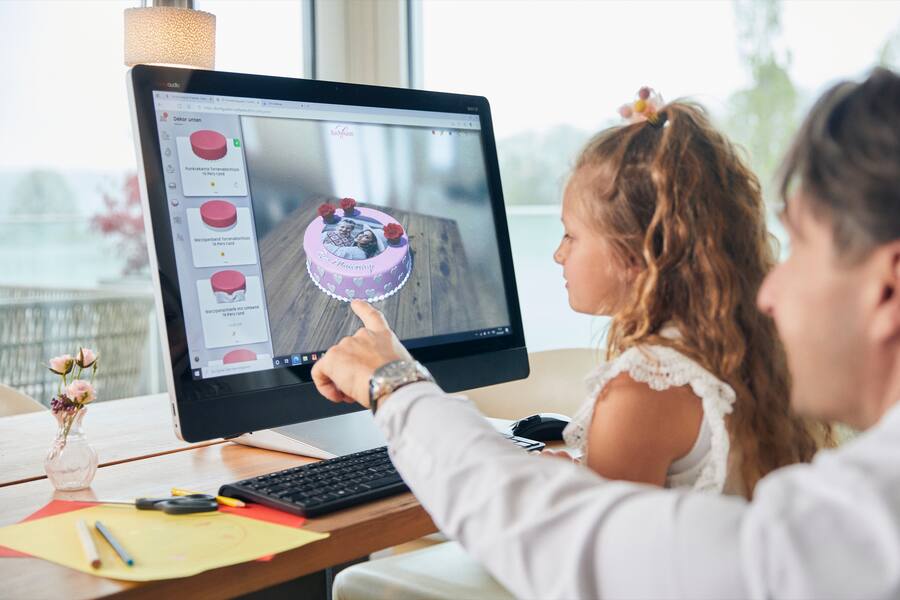 Tortenkonfigurator für jede Gelegenheit, u.a. für den Muttertag, der Confiserie Bachmann auf confiserie.ch, Luzern, 01.05.2021, Foto Lucia Hunziker