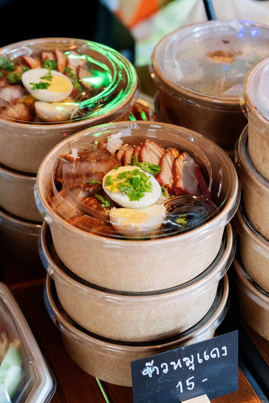 Thailändische Gerichte vom 4 You Thai Streetfood Markt in Zürich