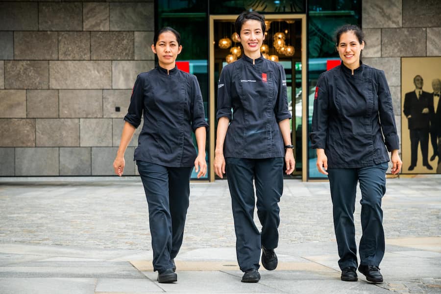 Lunch auf dem Bürgenstock 2021: Janet, Chatsorn, Carmela