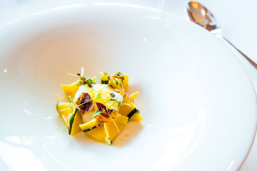 Marco Campanella Ravioli mit Carbonara-Füllung und Peccorino-Schaum