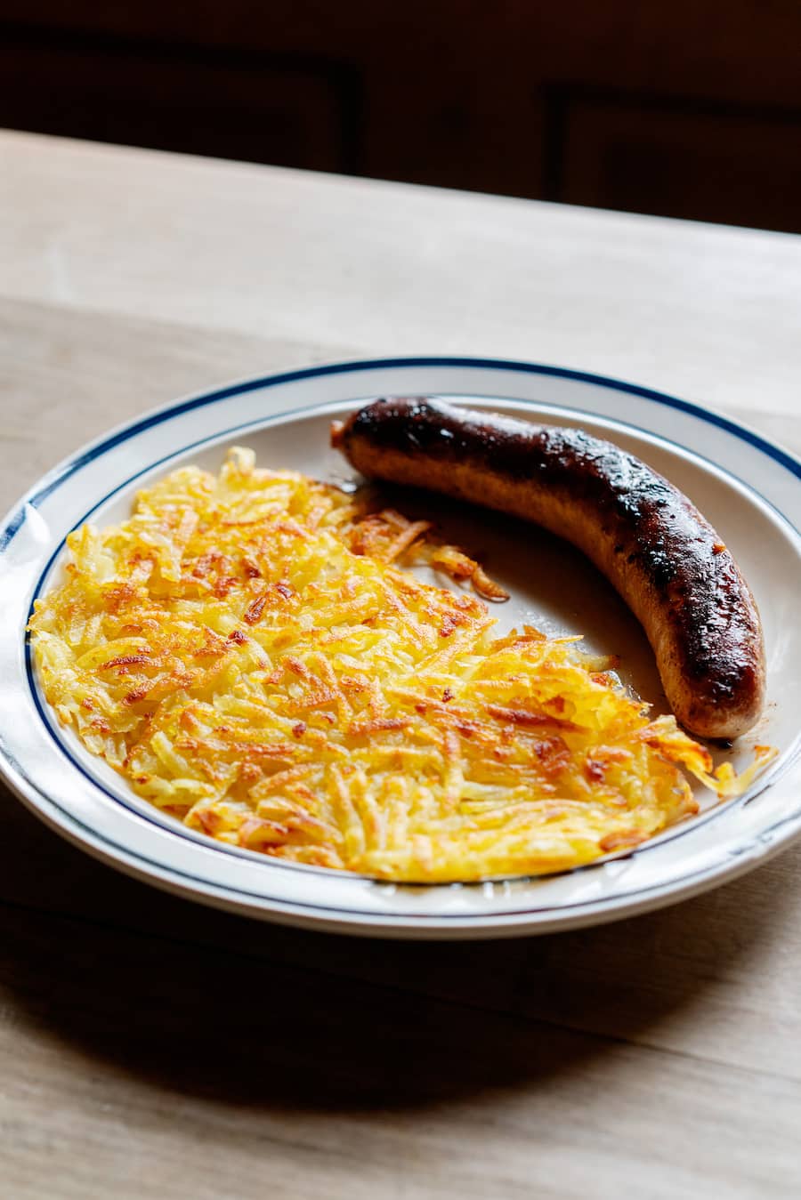 Restaurant Alte Post Aeugstertal: Schweinsbratwurst und Rösti