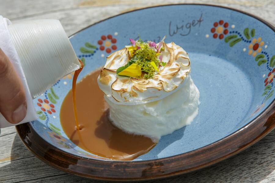 Chefs on Fire Züneweid Juli 2021 Alpenmilchgischt mit Berghonignüssen und Caramel von Franz Wiget