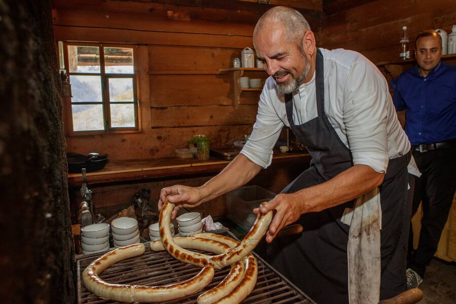 Chefs on Fire Züneweid Juli 2021 Kellenbergers Bratwurst auf dem Holzgrill