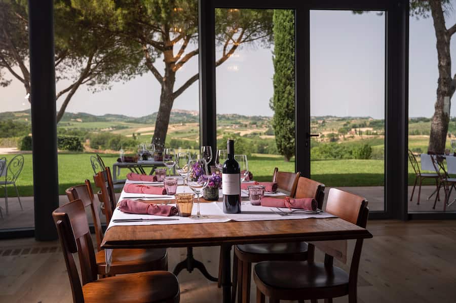 Bistro Serena mit Panoramablick im Besucherzentrum