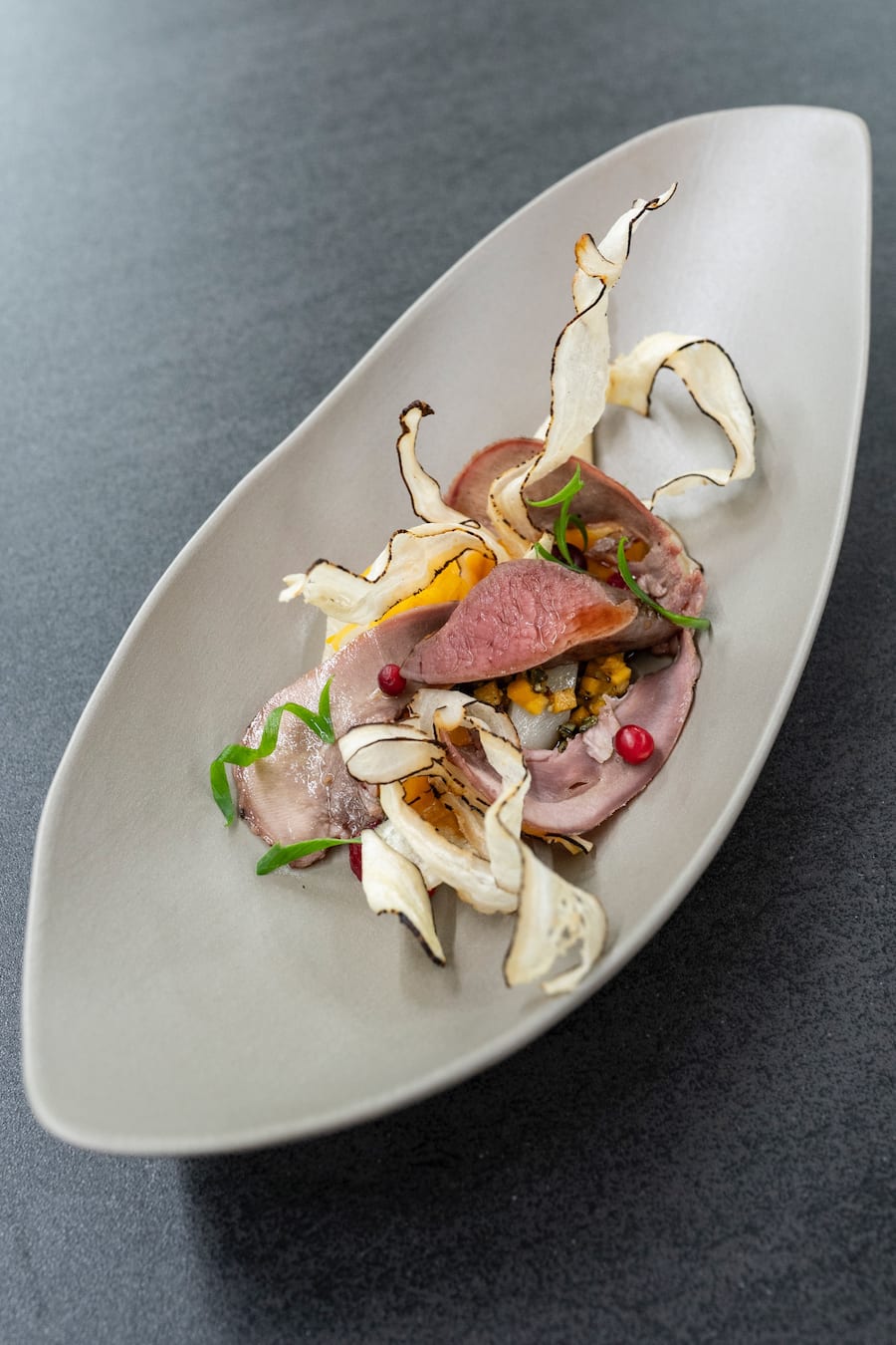 Storchen Zürich Wild kochen mit Gratian Anda September 2021: Gamszunge, Schwarzwurzel, Kürbis, Preiselbeeren