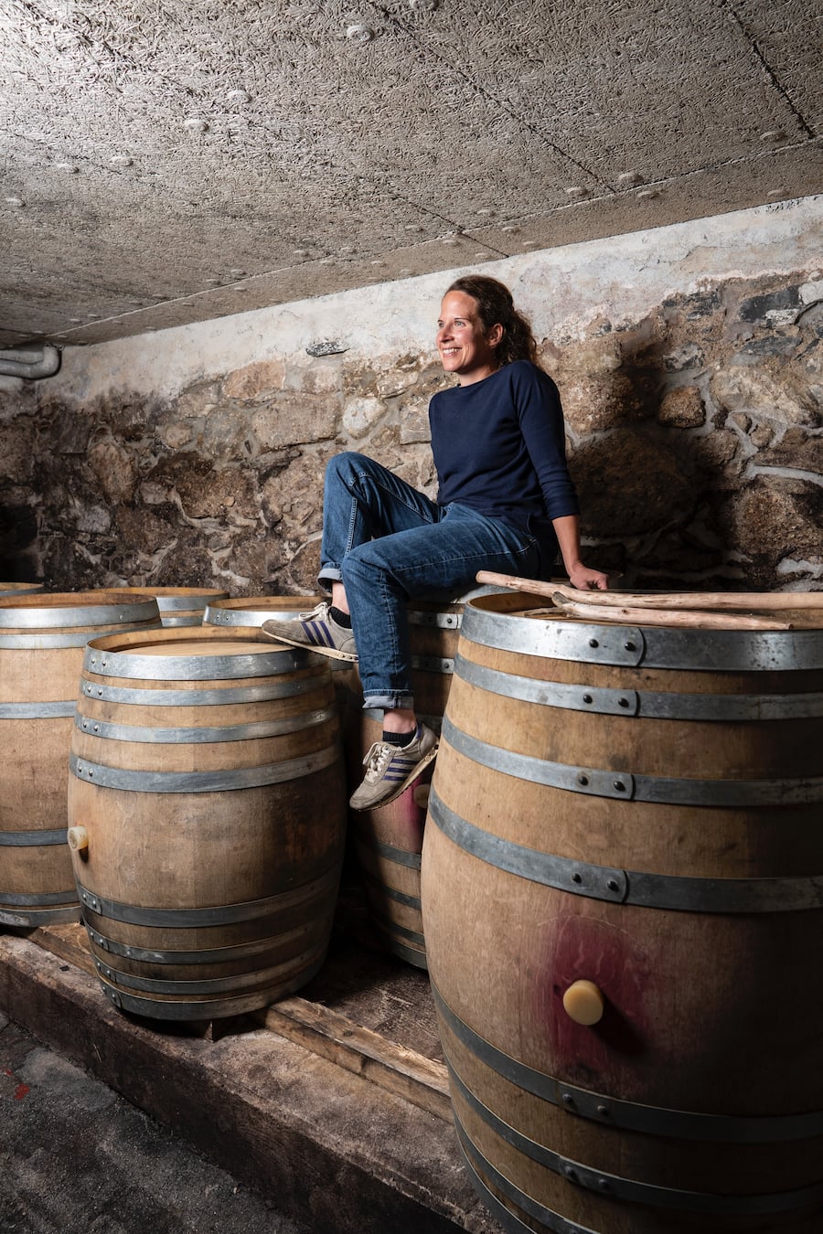 Rookie des Jahres 2022 Christin Rütsche Rüstungen, Räucherwurst und Christins Wein Oktober 2021n ihrem Weinkeller oberhalb von Chardonne