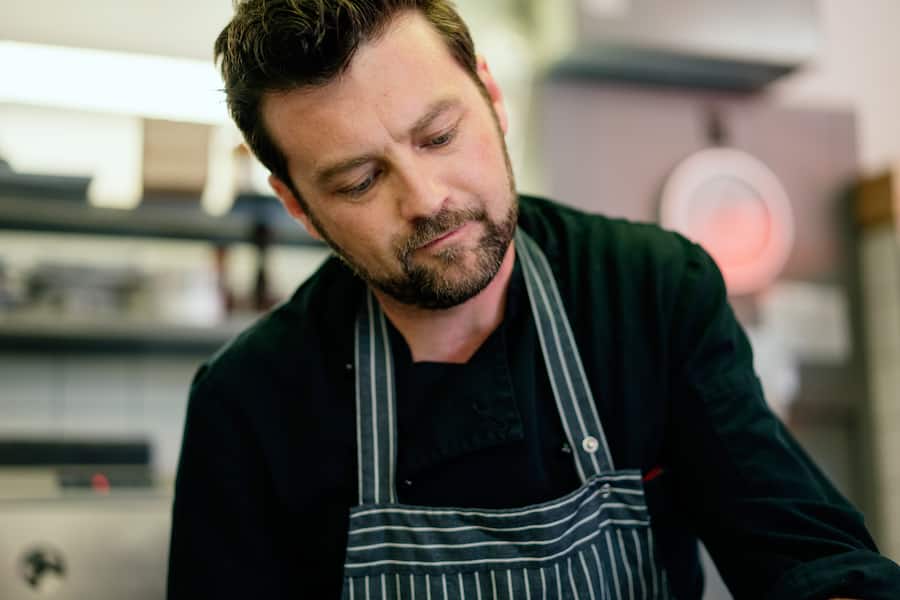 Koch Jann Hoffmann im Cafe Boy