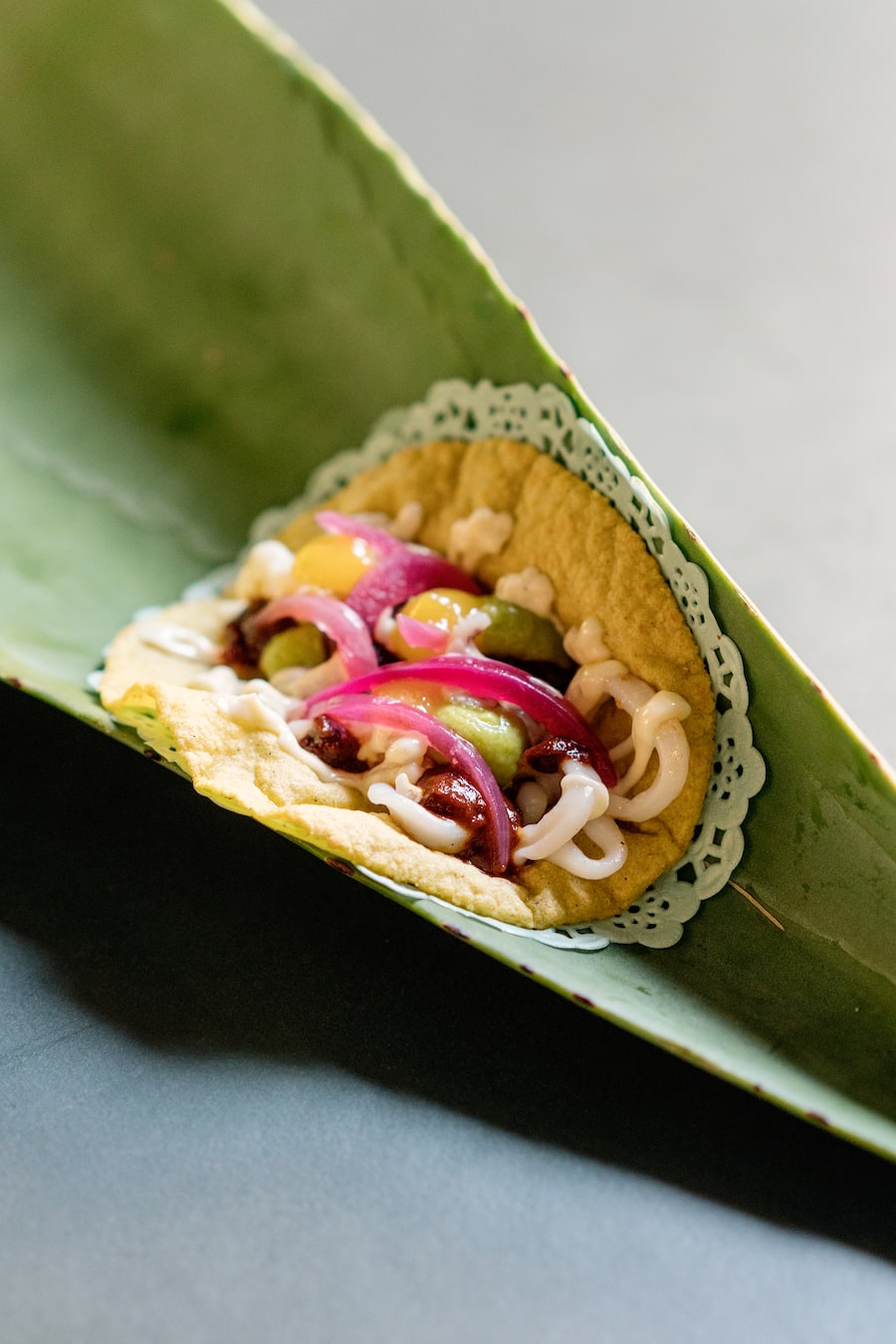 Fuego Y Hielo Tacos Central Bar Elif Oskan Markus Stöckle Küchenfenster Taco Al Pastor Margarita Mezcal mit Salzschaum