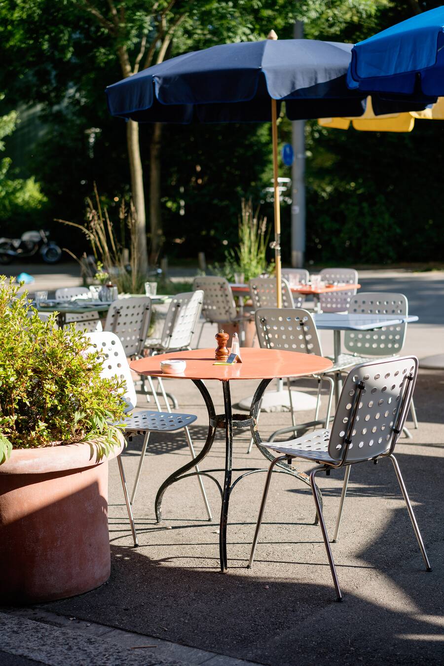 Restaurant Schönau Terrasse Zürich Kreis 4 Bäckeranlage mediterran
