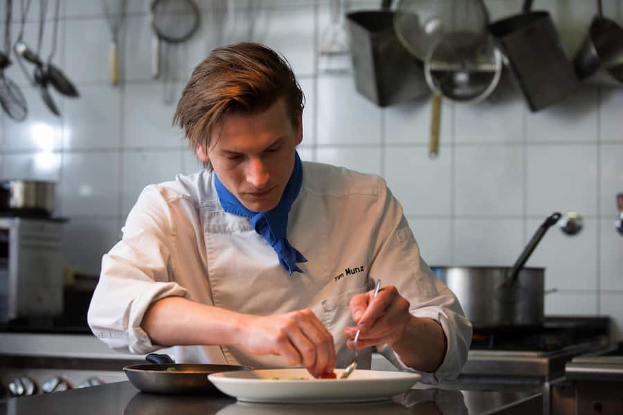 Tim Munz in der Küche