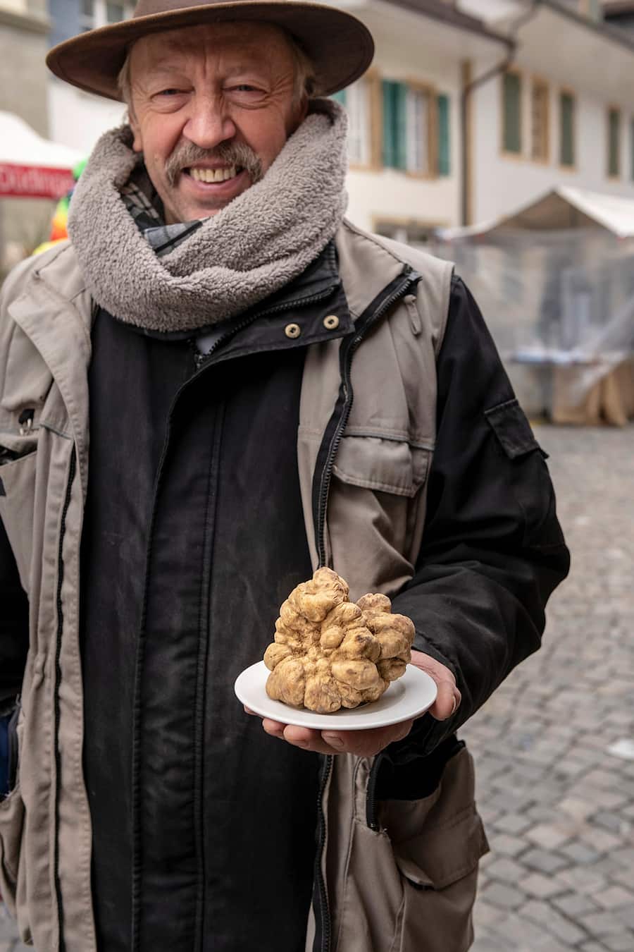Schweizer Landliebe, BettyBossi, Rezepte Niedergaren Das kulinarische Murten. Trüffelmarkt in Murten mit diversen Köchen.