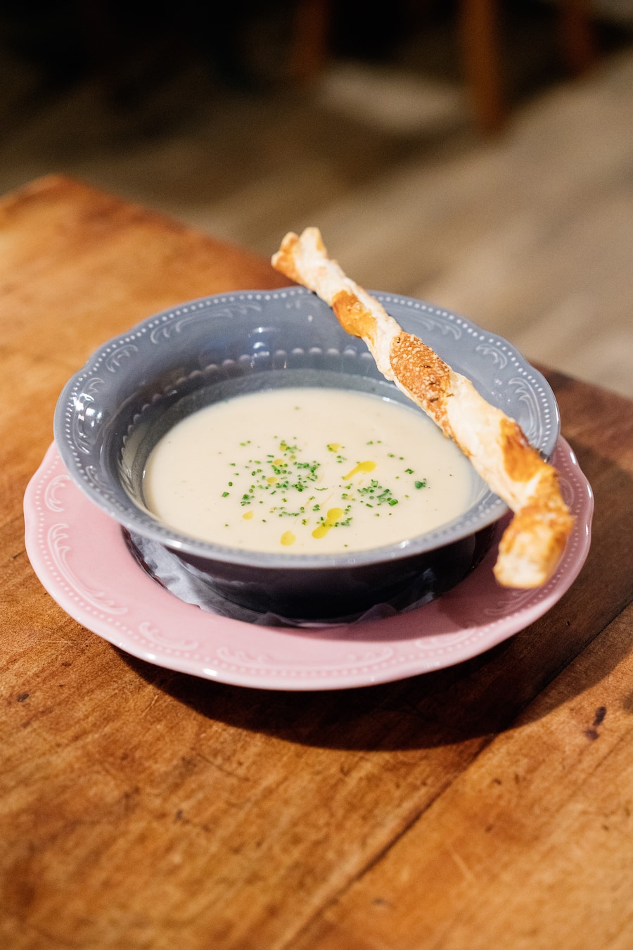Die Alpenrose gehört zu den schönsten Lokalen in der Stadt Zürich und überzeugt mit einer gutbürgerlichen, währschaften Küche.